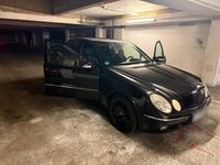 Gebraucht Mercedes E220 150 PS (110 kW) 2004 Schwarz Limousine