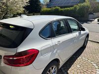 Używany BMW 218 Active Tourer 136 KM (100 kW) 2017 Biały Minivan