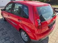 Gebraucht Ford Fiesta 70 PS (51 kW) 2006 Rot Kleinwagen