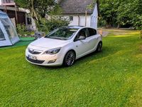 Gebraucht Opel Astra 140 PS (102 kW) 2011 Weiß Kleinwagen