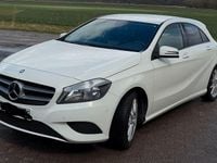 Gebraucht Mercedes A180 122 PS (89 kW) 2014 Weiß Limousine