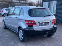 Gebraucht Mercedes B180 109 PS (80 kW) 2007 Silber Van / Kleinbus