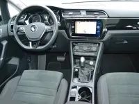 Gebraucht VW Touran Highline 150 PS (110 kW) 2021 Weiß Van / Kleinbus