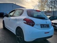 Gebraucht Peugeot 208 Active 102 PS (75 kW) 2020 Weiß Kleinwagen