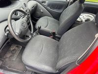 Gebraucht Toyota Yaris 65 PS (47 kW) 2004 Rot Kleinwagen