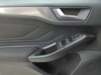 Gebraucht Ford Focus Titanium 120 PS (88 kW) 2023 Moondust silber metallic Limousine