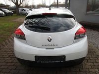 Gebraucht Renault Mégane Coupé Bose Edition 132 PS (97 kW) 2014 Weiß Coupé