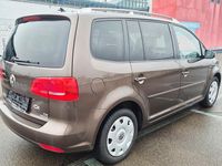 Gebraucht VW Touran Match 105 PS (77 kW) 2012 Braun Van / Kleinbus