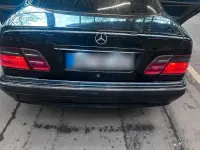 Gebraucht Mercedes E320 197 PS (144 kW) 2000 Schwarz Limousine