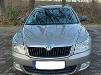 Gebraucht Skoda Octavia 122 PS (89 kW) 2013 Gelb Kombi
