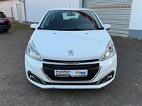 Gebraucht Peugeot 208 83 PS (61 kW) 2018 Weiß Kleinwagen