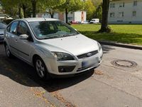 Second-hand Ford Focus 100 CP (73 kW) 2005 Argintiu Hatchback