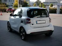 Gebraucht Smart ForTwo Coupé Exclusive 60 kW (82 PS) 2023 Weiß Kleinwagen