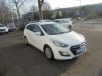 Gebraucht Hyundai i30 Style 110 PS (80 kW) 2017 Weiß Limousine