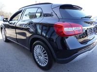 Gebraucht Mercedes GLA180 122 PS (89 kW) 2019 Schwarz SUV