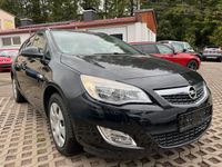 Gebraucht Opel Astra Design Edition 140 PS (102 kW) 2011 Schwarz Kombi