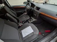 Gebraucht Opel Astra 105 PS (77 kW) 2006 Silber Limousine