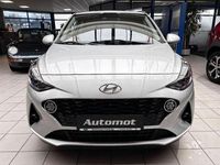 Gebraucht Hyundai i10 Style 67 PS (49 kW) 2020 Silber Kleinwagen