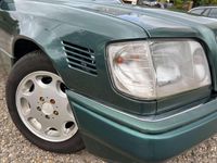 Używany Mercedes E300 147 KM (108 kW) 1990 Zielony Sedan/Limuzyna