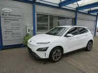 Gebraucht Hyundai Kona Trend 100 kW (136 PS) 2023 Atlas white / sol SUV
