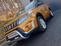 Gebraucht Suzuki Vitara Comfort+ 129 PS (94 kW) 2021 Solar yellow/cosmic black met. SUV