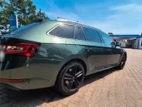 Gebraucht Skoda Superb LAURIN & KLEMENT 190 PS (139 kW) 2019 Grün Kombi