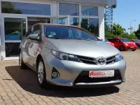 Gebraucht Toyota Auris Edition 132 PS (97 kW) 2013 Silber Limousine