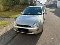 Gebraucht Ford Focus 101 PS (74 kW) 2000 Silber Kleinwagen