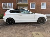 Gebraucht BMW 116 Performance 122 PS (89 kW) 2009 Weiß Kleinwagen
