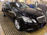 Gebraucht Mercedes E200 136 PS (100 kW) 2010 Schwarz Kombi