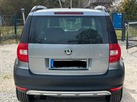 Gebraucht Skoda Yeti Active 105 PS (77 kW) 2012 Grau SUV