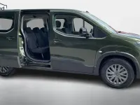 Gebraucht Peugeot Rifter Allure 131 PS (96 kW) 2025 Grün Van / Kleinbus
