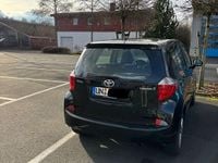 Gebraucht Toyota Verso-S 99 PS (72 kW) 2011 Schwarz Van / Kleinbus