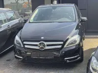 Gebraucht Mercedes B200 156 PS (114 kW) 2012 Schwarz Kleinwagen