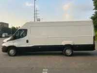 Gebraucht Iveco Daily 116 PS (85 kW) 2017 Weiß Van / Kleinbus