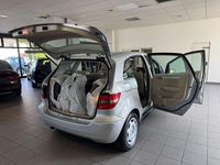 Usata Mercedes B150 95 CV (69 kW) 2005 Argento Monovolume
