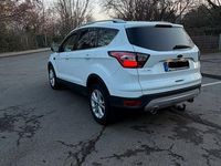 Gebraucht Ford Kuga Titanium 150 PS (110 kW) 2017 Weiß SUV