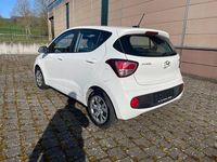Gebraucht Hyundai i10 67 PS (49 kW) 2017 Weiß Kleinwagen
