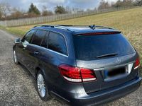 Gebraucht Mercedes E250 204 PS (150 kW) 2014 Schwarz Kombi