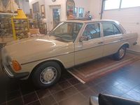 Gebraucht Mercedes 200 109 PS (80 kW) 1983 Braun Limousine