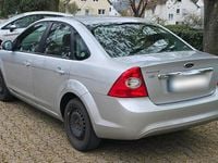 Gebraucht Ford Focus Ghia 145 PS (106 kW) 2008 Silber Limousine