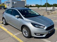 Gebraucht Ford Focus Cool & Connect 101 PS (74 kW) 2017 Silber Limousine