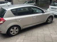 Gebraucht Kia Ceed 90 PS (66 kW) 2010 Silber Kleinwagen