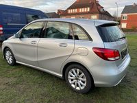 Gebraucht Mercedes B180 122 PS (89 kW) 2017 Silber Van / Kleinbus