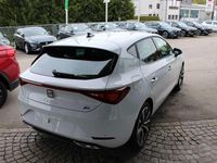 Neu Seat Leon FR 150 PS (110 kW) 2025 Weiß (nevada weiß) grau (stoff) Limousine