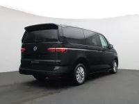 Gebraucht VW Multivan Life 150 PS (110 kW) 2025 Deep black perleffekt Van / Kleinbus