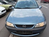 Gebraucht Opel Vectra 101 PS (74 kW) 1998 Silber Limousine