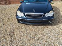 Gebraucht Mercedes C240 170 PS (125 kW) 2000 Blau Limousine