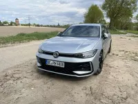 Gebraucht VW Passat R-line 150 PS (110 kW) 2024 Silber Kombi