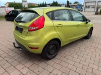 Gebraucht Ford Fiesta Titanium 95 PS (69 kW) 2010 Grün Limousine